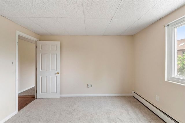 215 Chelmsford St 4, Chelmsford, MA 01824