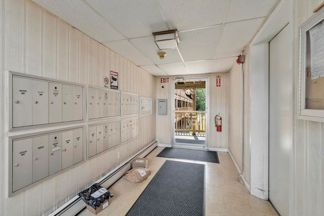 215 Chelmsford St 4, Chelmsford, MA 01824
