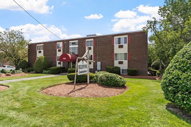 215 Chelmsford St 4, Chelmsford, MA 01824