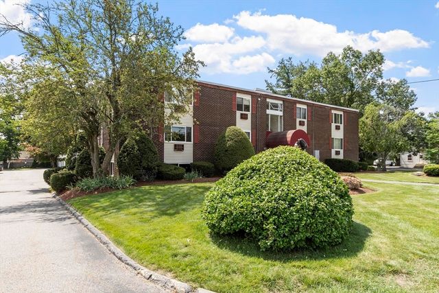 215 Chelmsford St 4, Chelmsford, MA 01824