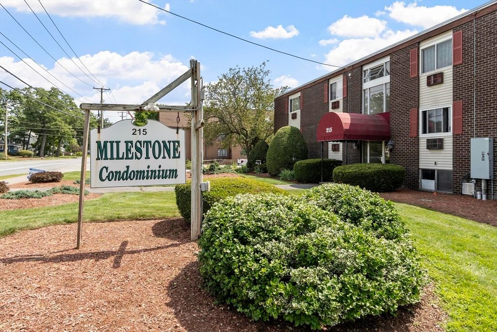 215 Chelmsford St 4, Chelmsford, MA 01824