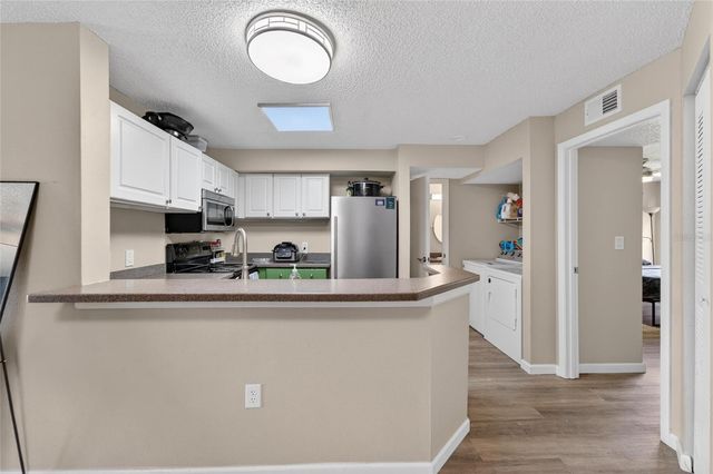 115 112TH AVENUE NE 406, St Petersburg, FL 33716