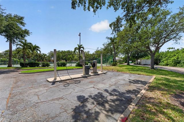 115 112TH AVENUE NE 406, St Petersburg, FL 33716