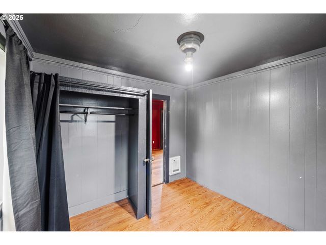 1066 S 8TH St, Coos Bay, OR 97420