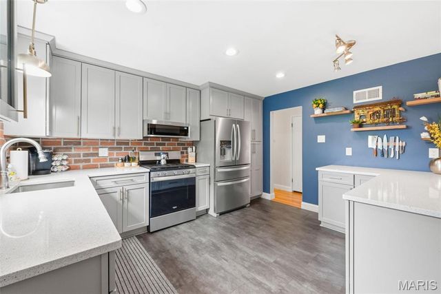 12 Graeler Drive, St Louis, MO 63146
