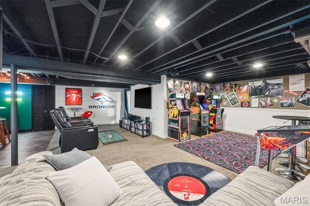 12 Graeler Drive, St Louis, MO 63146