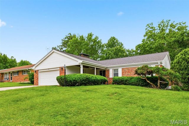 12 Graeler Drive, St Louis, MO 63146