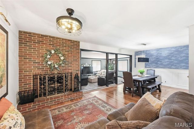 12 Graeler Drive, St Louis, MO 63146