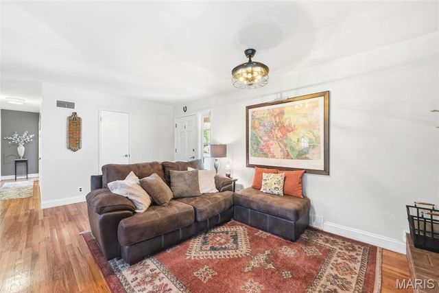 12 Graeler Drive, St Louis, MO 63146