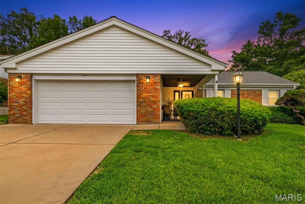12 Graeler Drive, St Louis, MO 63146