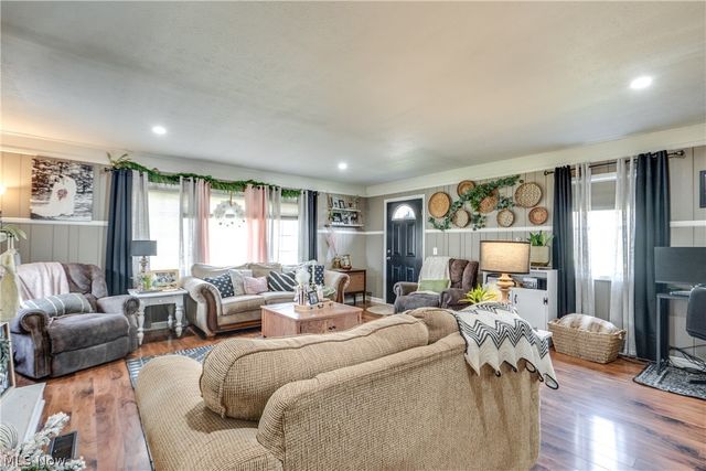 4943 Martin Drive SE, East Sparta, OH 44626