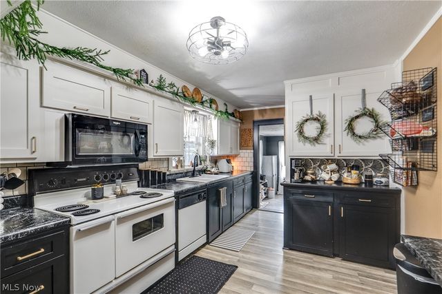 4943 Martin Drive SE, East Sparta, OH 44626