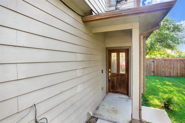 326 Brandy Ridge Lane, Dickinson, TX 77539