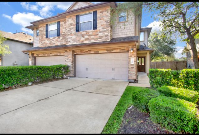 326 Brandy Ridge Lane, Dickinson, TX 77539