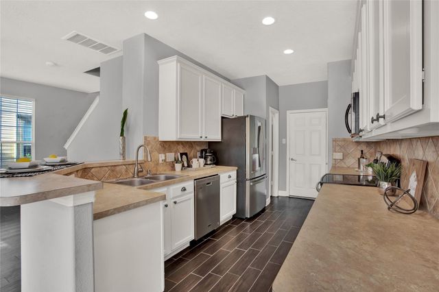 326 Brandy Ridge Lane, Dickinson, TX 77539