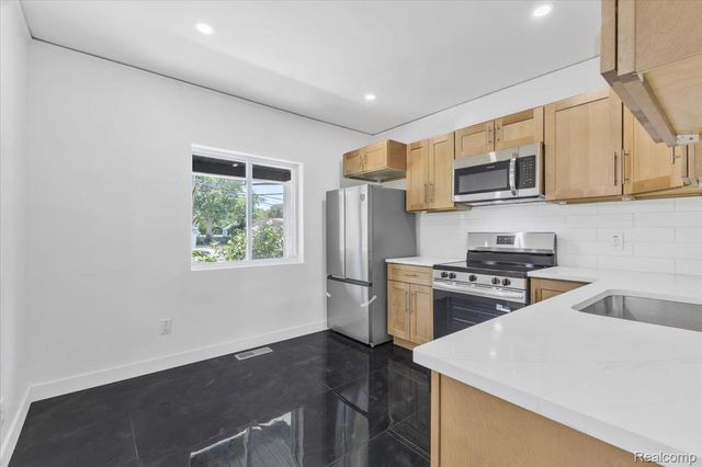 1761 Stanford Road, Berkley, MI 48072