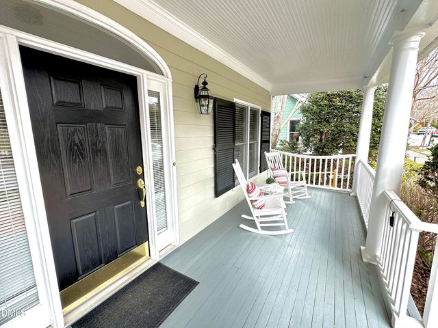 226 Edgewater Circle, Chapel Hill, NC 27516