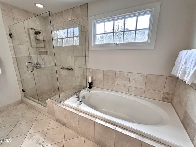 226 Edgewater Circle, Chapel Hill, NC 27516