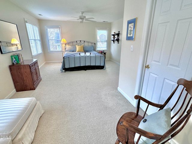 226 Edgewater Circle, Chapel Hill, NC 27516