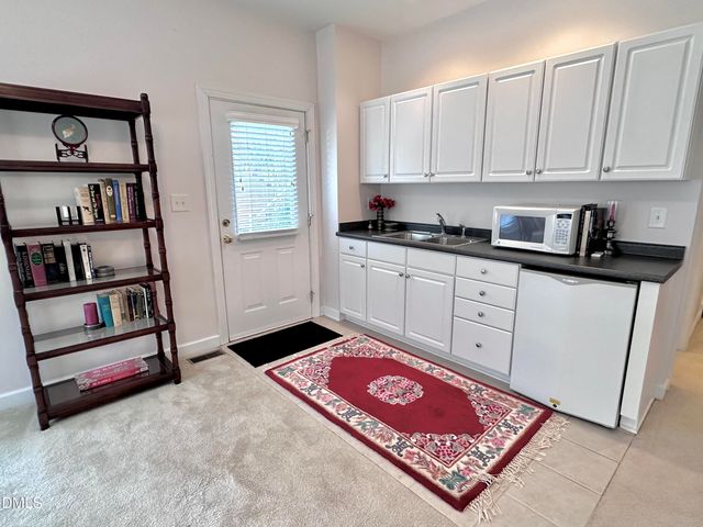 226 Edgewater Circle, Chapel Hill, NC 27516