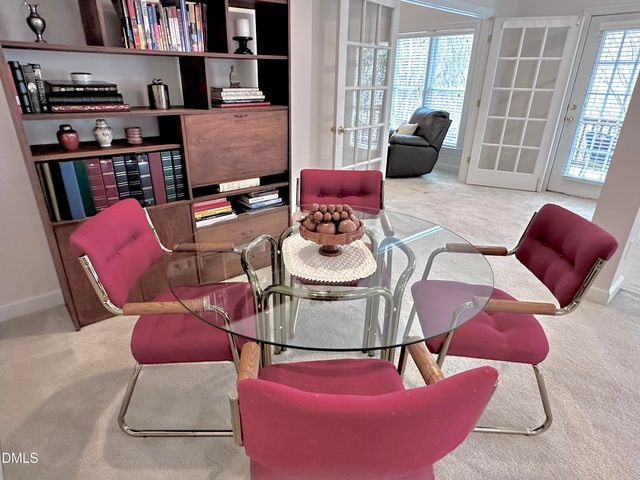 226 Edgewater Circle, Chapel Hill, NC 27516