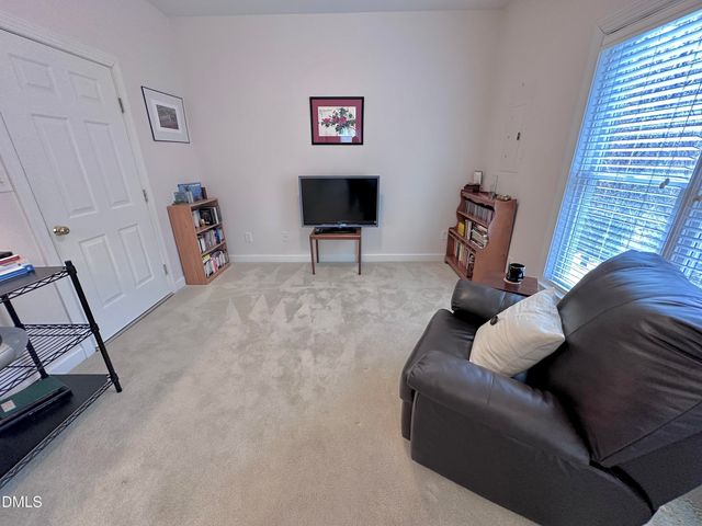 226 Edgewater Circle, Chapel Hill, NC 27516