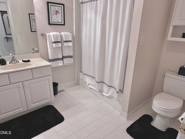 226 Edgewater Circle, Chapel Hill, NC 27516