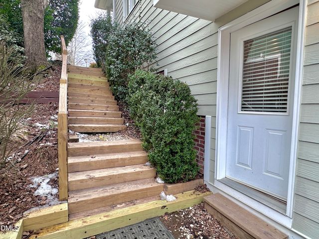 226 Edgewater Circle, Chapel Hill, NC 27516