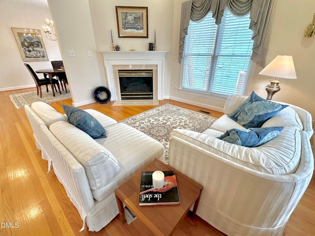 226 Edgewater Circle, Chapel Hill, NC 27516