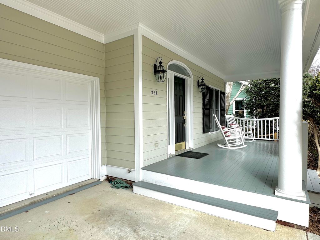226 Edgewater Circle, Chapel Hill, NC 27516