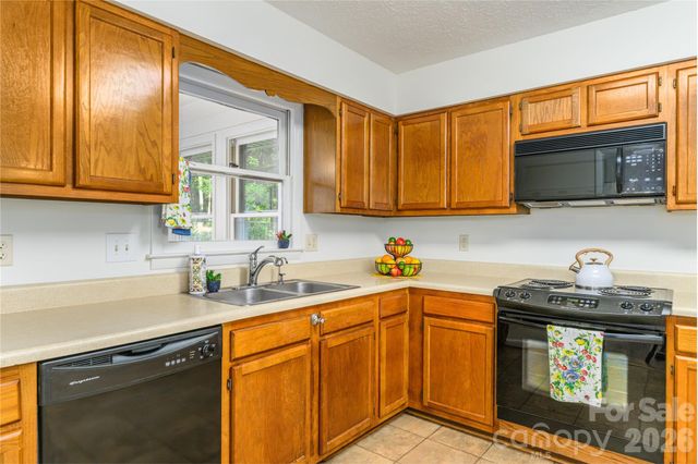 106 Turner Lane, Hendersonville, NC 28791
