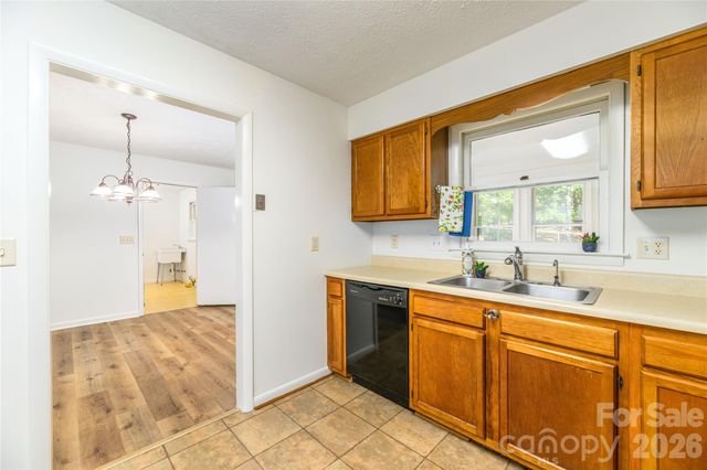 106 Turner Lane, Hendersonville, NC 28791