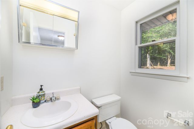 106 Turner Lane, Hendersonville, NC 28791
