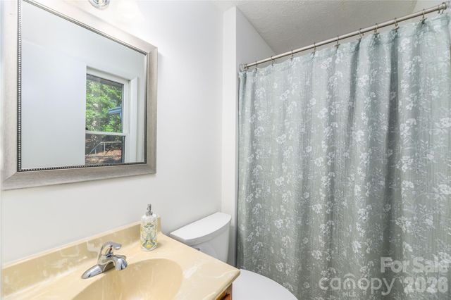 106 Turner Lane, Hendersonville, NC 28791