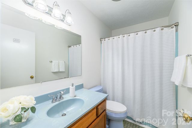 106 Turner Lane, Hendersonville, NC 28791