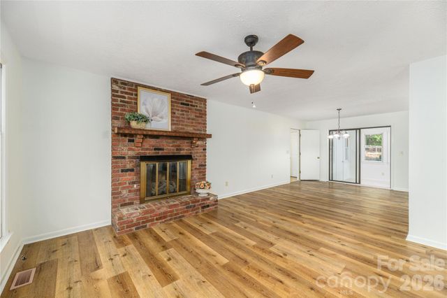 106 Turner Lane, Hendersonville, NC 28791
