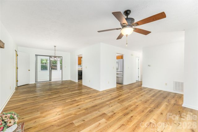 106 Turner Lane, Hendersonville, NC 28791
