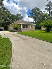 5227 BUNCHE Drive, Jacksonville, FL 32209