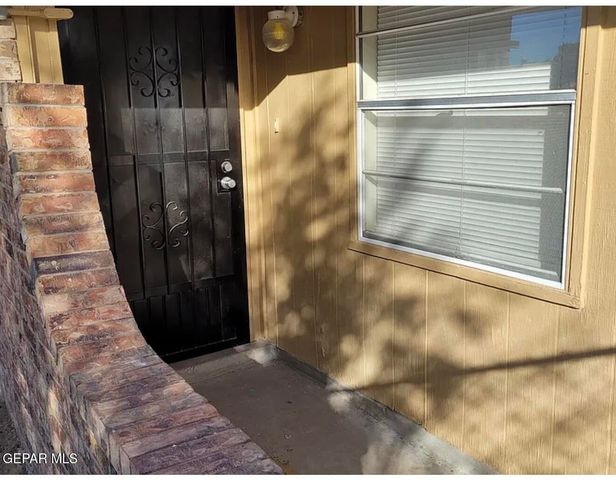 910 Destello Road A, El Paso, TX 79907