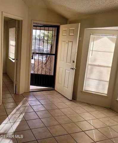 910 Destello Road A, El Paso, TX 79907