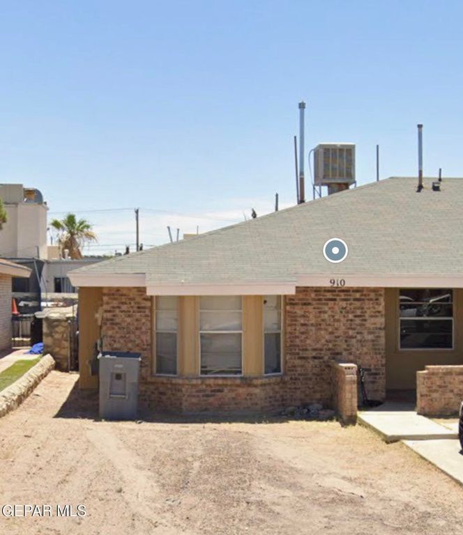 910 Destello Road A, El Paso, TX 79907
