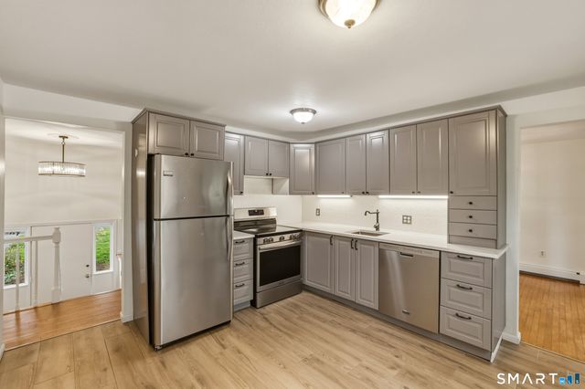 10 Salem Road, Madison, CT 06443
