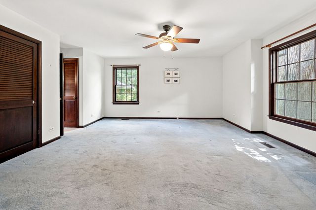 30w030 Schick Road, Bartlett, IL 60103