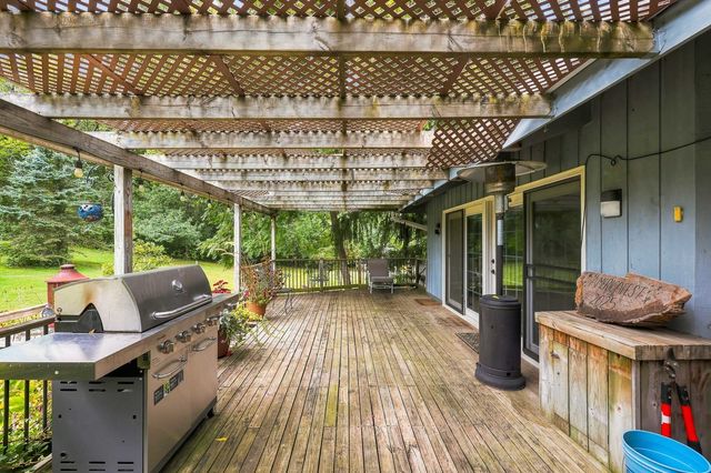 30w030 Schick Road, Bartlett, IL 60103