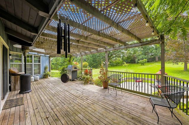 30w030 Schick Road, Bartlett, IL 60103