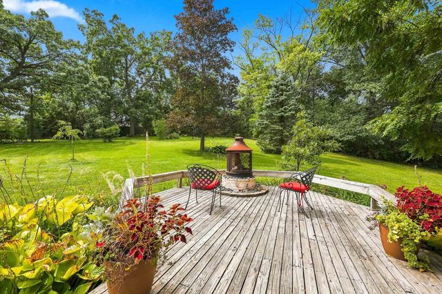 30w030 Schick Road, Bartlett, IL 60103