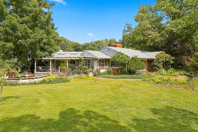 30w030 Schick Road, Bartlett, IL 60103