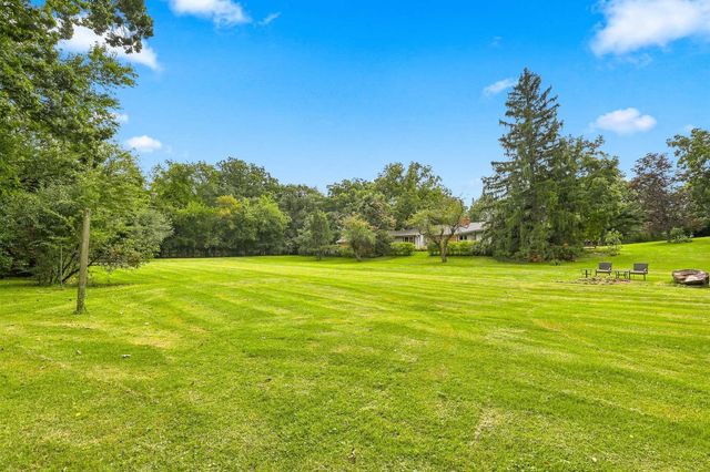 30w030 Schick Road, Bartlett, IL 60103