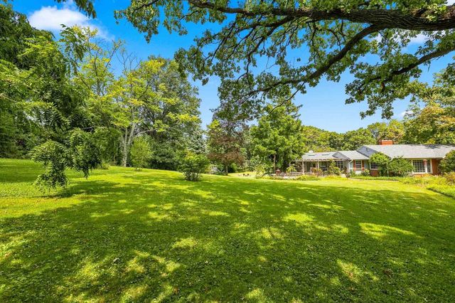 30w030 Schick Road, Bartlett, IL 60103