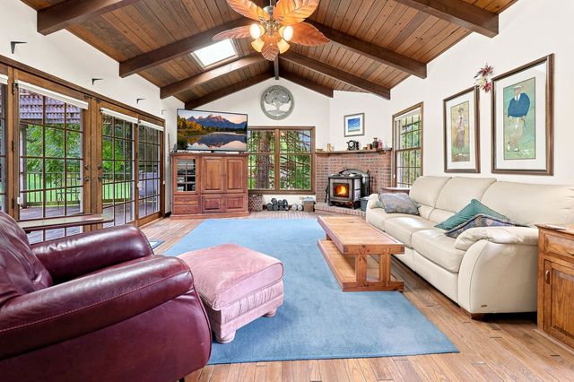 30w030 Schick Road, Bartlett, IL 60103
